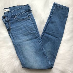Light wash Abercrombie Jeggings